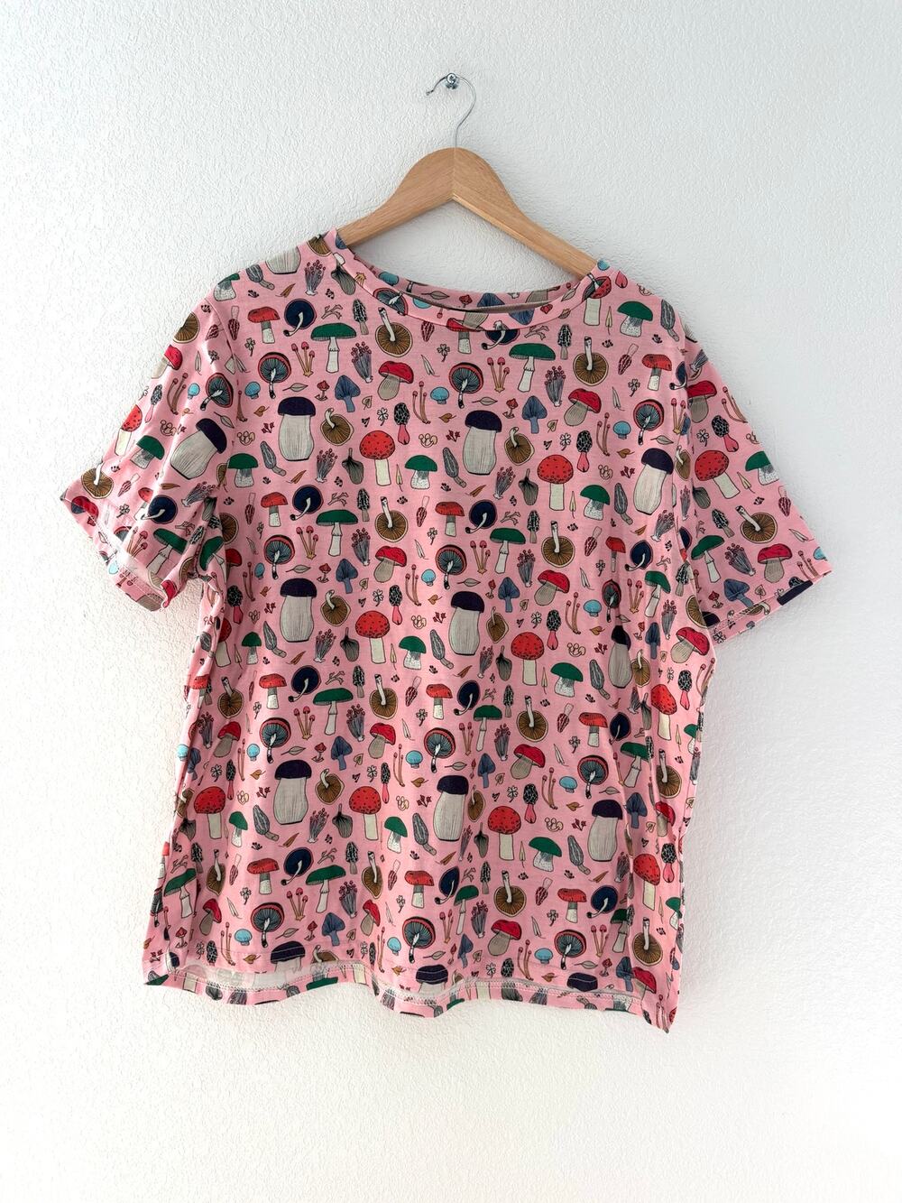 SHEIN Curve 1XL Pink Mushroom Print Cottagecore Fairycore Graphic T-Shirt